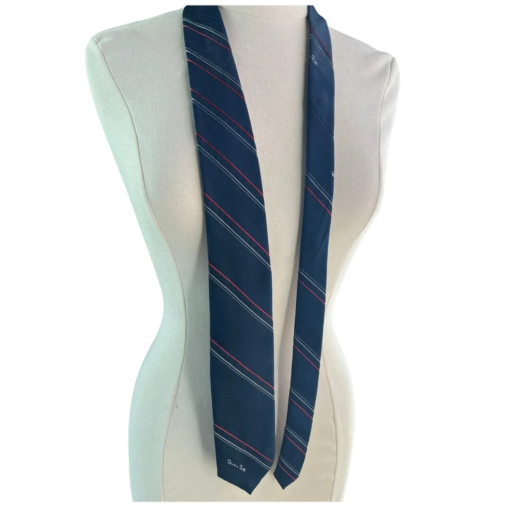 Vtg Oscar de la Renta 80s Silk Necktie Preppy Navy Blue‎ Striped Luxury Designer